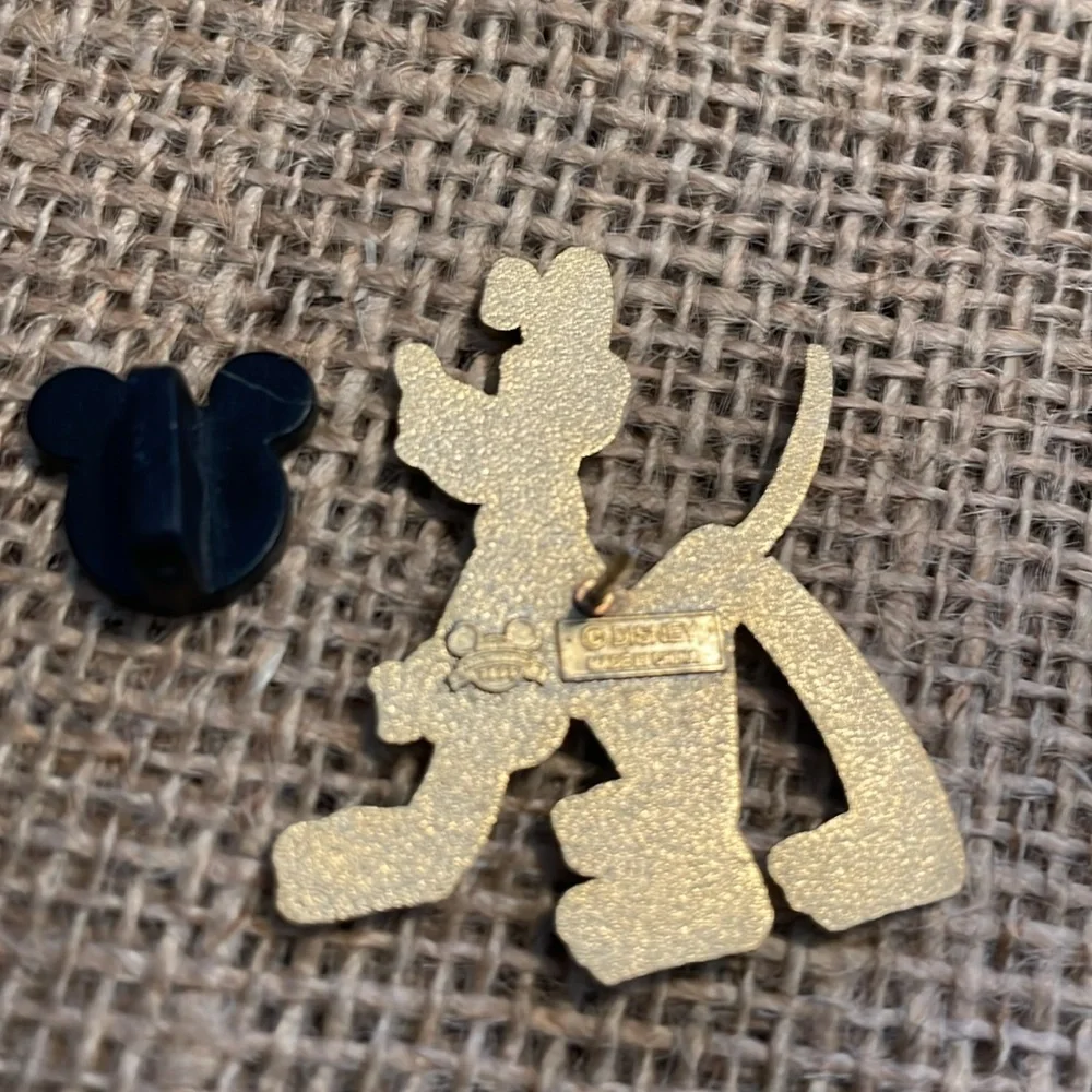 Disney Collectible Pin, Pluto, 2005